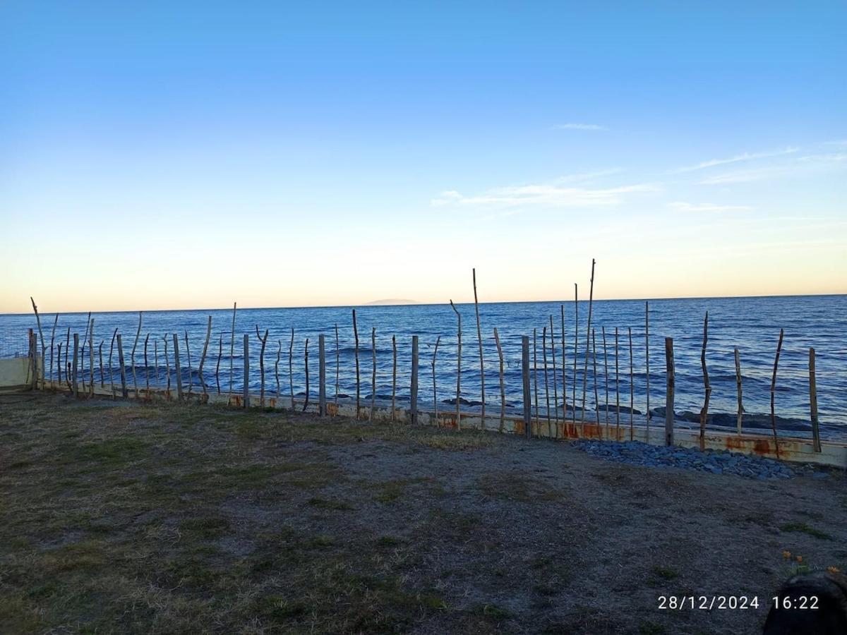 Bord de mer, pieds dans l'eau, vue panoramique Villa San-Nicolao Eksteriør billede